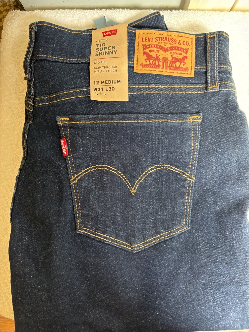 NWT Levi's 710 Super Skinny Women's Jeans — Dark Blue Denim